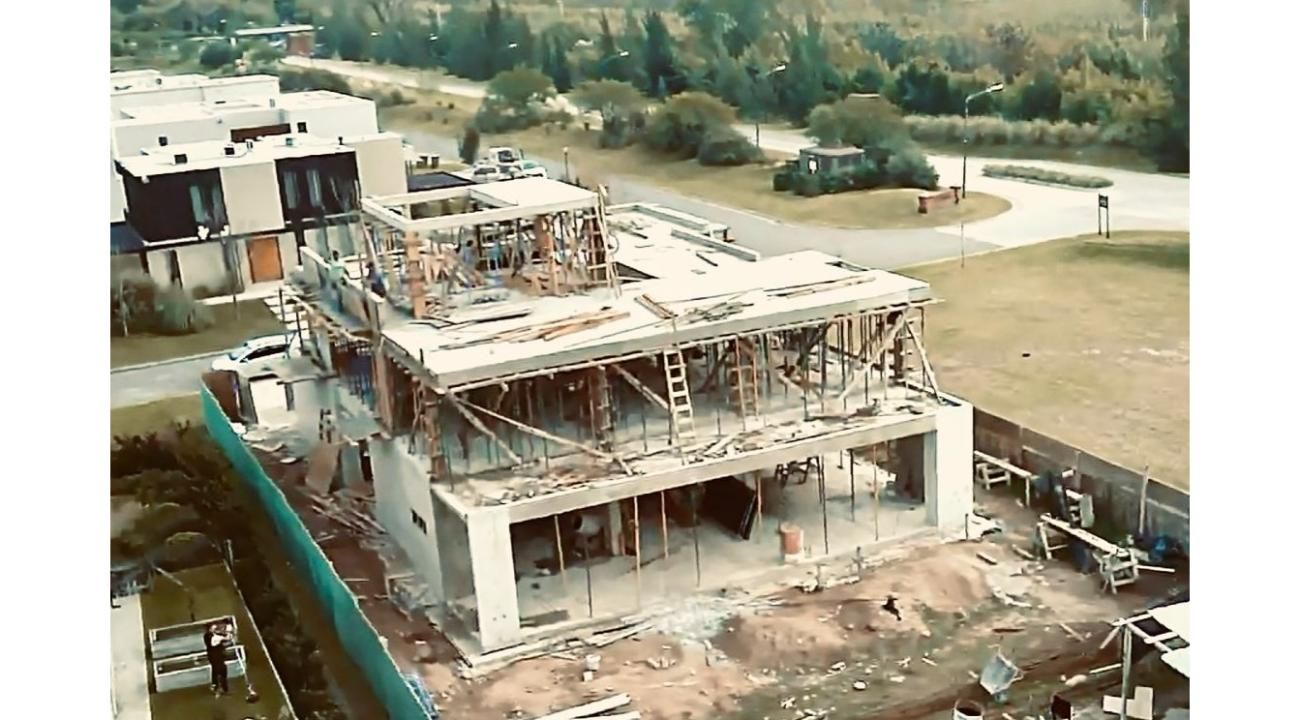 Plan.ar Arquitectura: Memoria Casa CP, Pilará