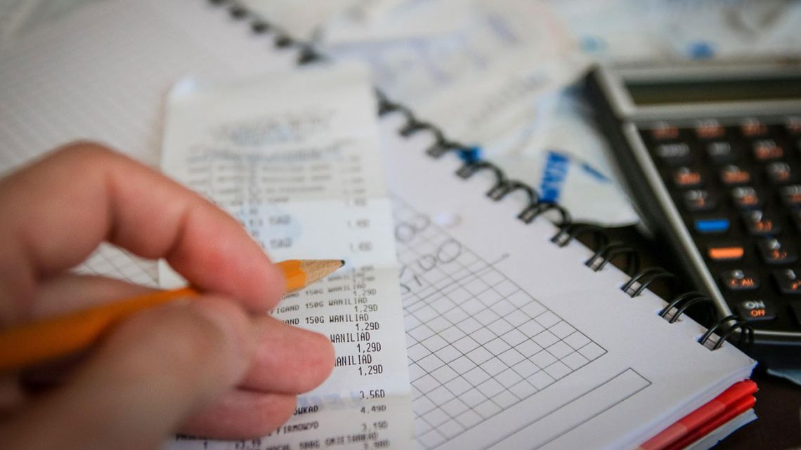 Aguinaldo 2026: el 39% lo usará para pagar deudas y gastos corrientes