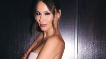 Pampita brilló en el cumpleaños de Sarah Burlando con un sofisticado look total pink: tendencia y comodidad 