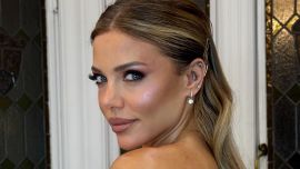 Ni bikini ni tankini, Evangelina Anderson marca tendencia con las mallas que dominarán el verano y son ideales para mayores de 40