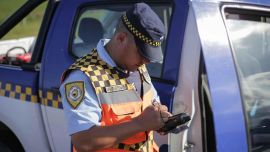 Quieren que la Policía pueda multar y labrar actas por infracciones de tránsito en la ciudad