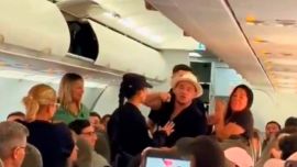 Escándalo en Aeroparque: turistas borrachos provocaron disturbios y fueron bajados de un avión rumbo a Florianópolis