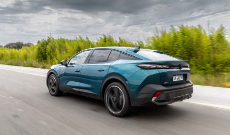 Probamos el nuevo Peugeot 408 GT: Cambia, todo cambia... 