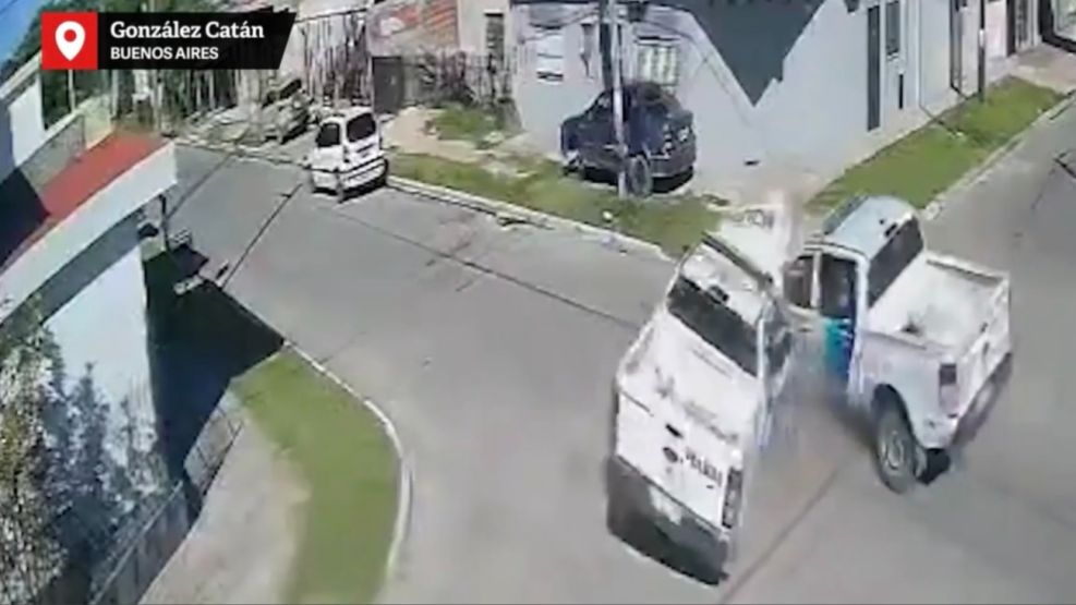 Dos patrulleros chocan entre sí en una persecución: hay cuatro policías heridos