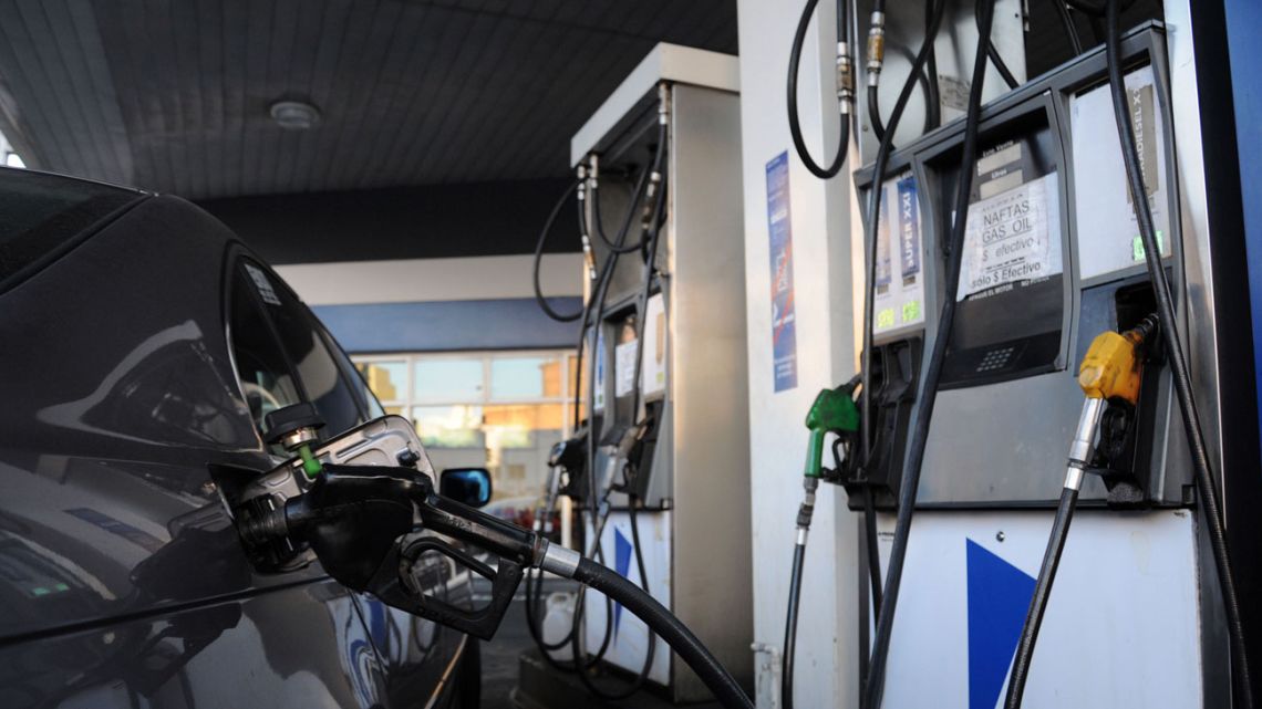 Navidad y Año Nuevo: las estaciones de servicio funcionarán con horario reducido durante la madrugada