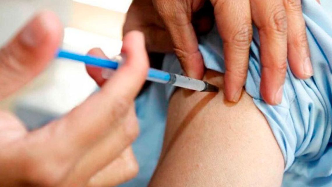 Vacunación PAMI: los detalles sobre la aplicación conjunta contra la gripe, neumonía y COVID-19