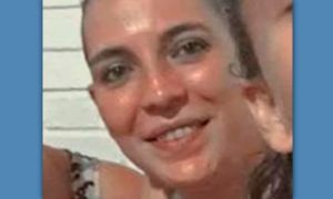 Quién es la madre acusada de estafar a egresados. 17122025