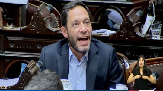 Diputado de la Coalición Cívica: "El nacionalismo tonto es la careta de todo autócrata"