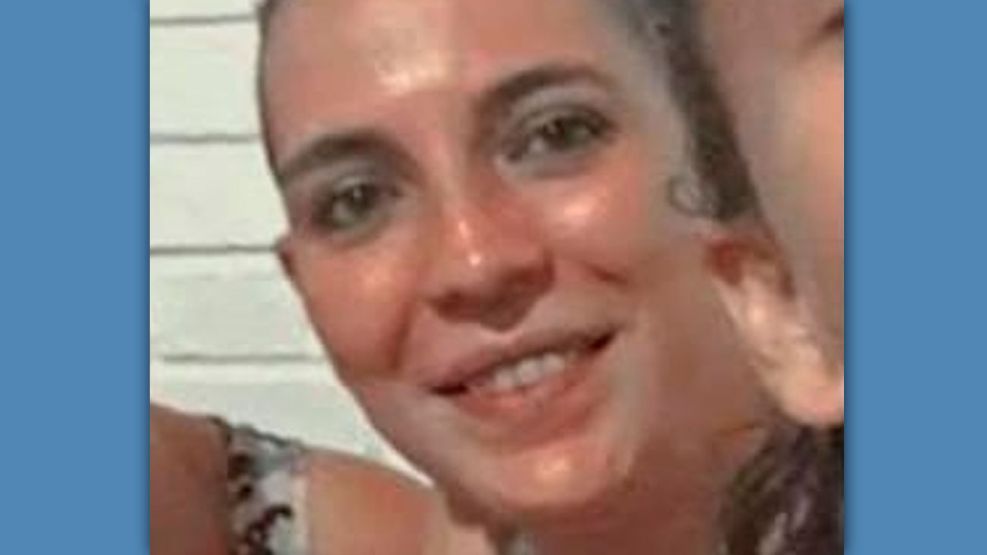 Quién es la madre acusada de estafar a egresados. 17122025