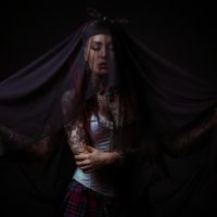 El regreso del dramatismo: cuando la moda vuelve a emocionar