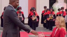 Saludo entre mandatarios