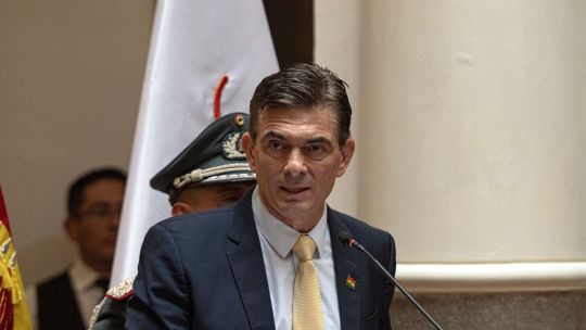 Bolivia declara emergencia económica y elimina subsidios a combustibles