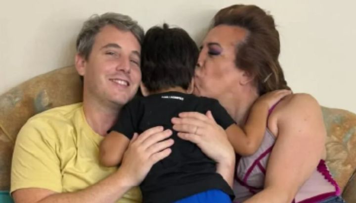 Lizy Tagliani y Sebastián Nebot consiguieron la adopción plena de su hijo Tati: "Jamás bajaríamos los brazos"