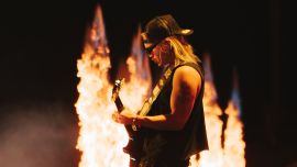 Cinco River, guitarras al rojo vivo y un pogo eterno: Airbag cerró su año con rock en estado puro