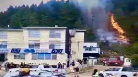 Pánico en Bariloche: incendio forestal avanzó sobre barrio residencial y casi alcanza un sanatorio