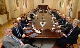 Javier Milei y su Gabinete reunidos con 20 gobernadores