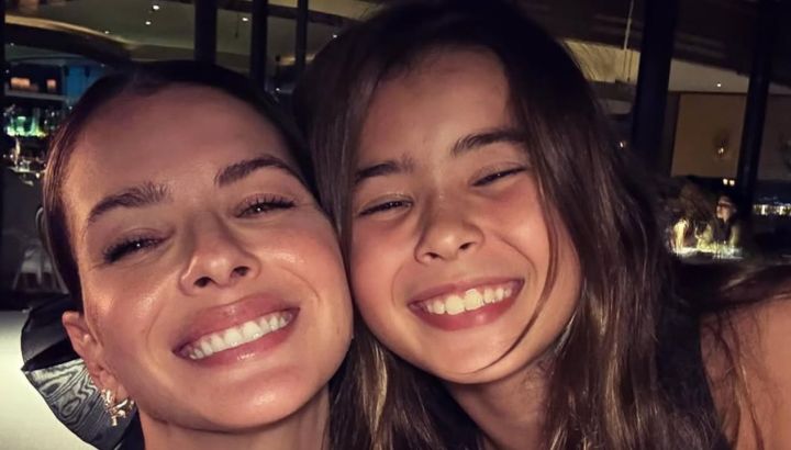 Los looks matchy matchy de la China Suárez y su hija Rufina imponiendo el abrigo que será furor