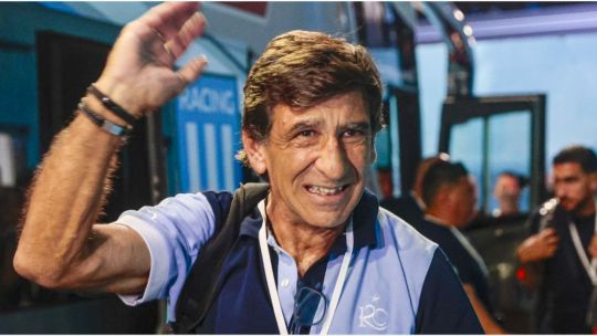 Gustavo Costas acordó su renovación con Racing: se quedará durante todo el mandato de Diego Milito