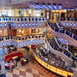 El Costa Favolosa inauguró la temporada de cruceros en Buenos Aires.