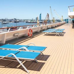 El Costa Favolosa inauguró la temporada de cruceros en Buenos Aires.