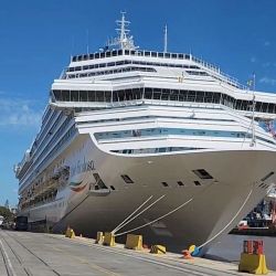 El Costa Favolosa inauguró la temporada de cruceros en Buenos Aires.