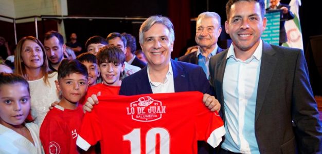 Matias Torres junto a Martín Llaryora