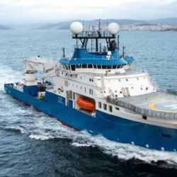 El buque Falkor (too) en plena navegación. 