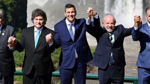 Milei junto a otros presidentes