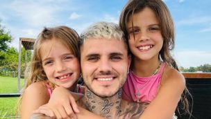 Mauro Icardi junto a sus hijas