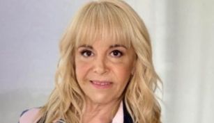 Claudia Villafañe reinventa la moda después de los 50: tres looks versátiles para vestir con confianza