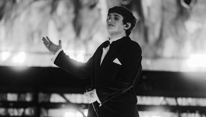 Dillom sorprendió al cantar My Way de Frank Sinatra en su show en el Estadio Vélez