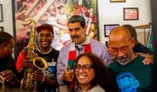 El presidente Nicolás Maduro y la primera combatiente Cilia Flores 24122025