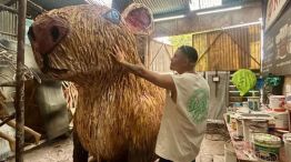 En la tradicional quema de muñecos, habrá un carpincho en honor a Kim Gómez 24122025