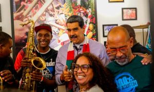 El presidente Nicolás Maduro y la primera combatiente Cilia Flores 24122025