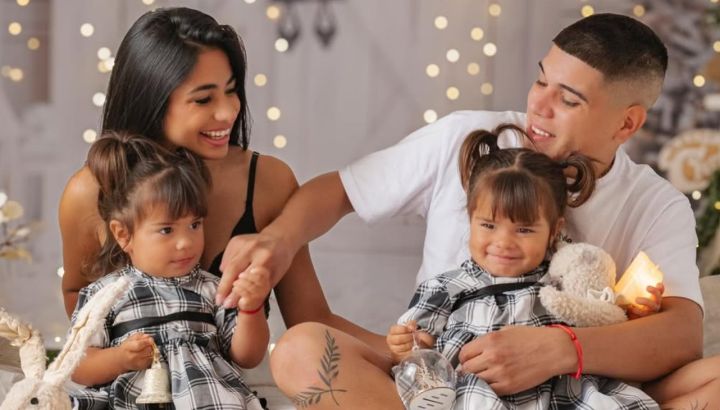 Las tiernas fotos de Daniela Celis y Thiago Medina junto a sus hijas por Navidad: "Gracias Dios por dejarnos unidos"