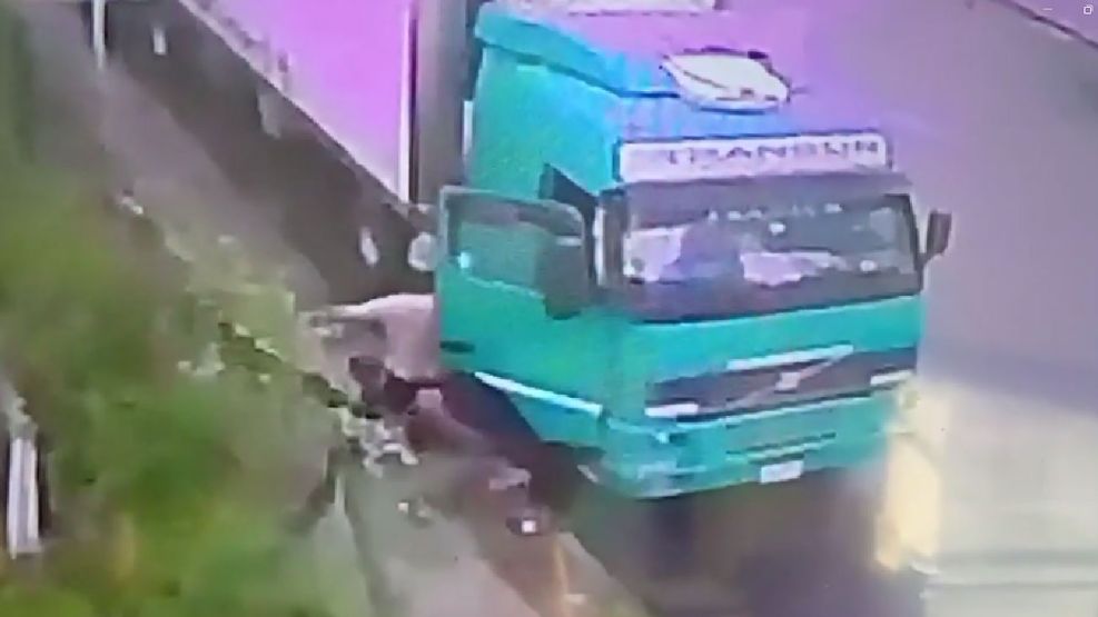 Golpeó a su pareja, la atropelló con un camión, la mató 24122025