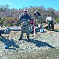 Un espejo y un cauce, lago Engaño y río Corcovado, una cuenca muy rica para intentar enfrentarse con alguno de sus buenos trofeos.