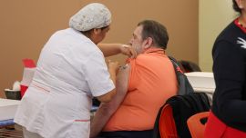 Nueva disputa: expertos cuestionan la pérdida de independencia del organismo asesor de la vacunación en Argentina