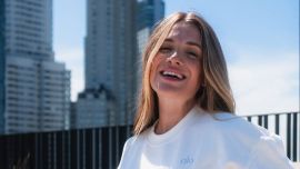 En la recta final de su embarazo, Cami Homs viajó a Uruguay: atardecer en familia, cocina saludable y looks para lucir su pancita