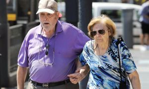 271225_jubilados_adultos_mayores_na_g