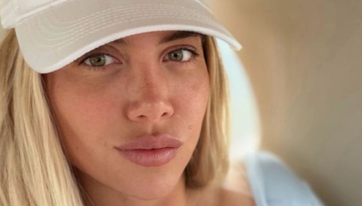 Así es la impactante pileta de la mansión de Wanda Nara en Punta del Este, con el mar de fondo