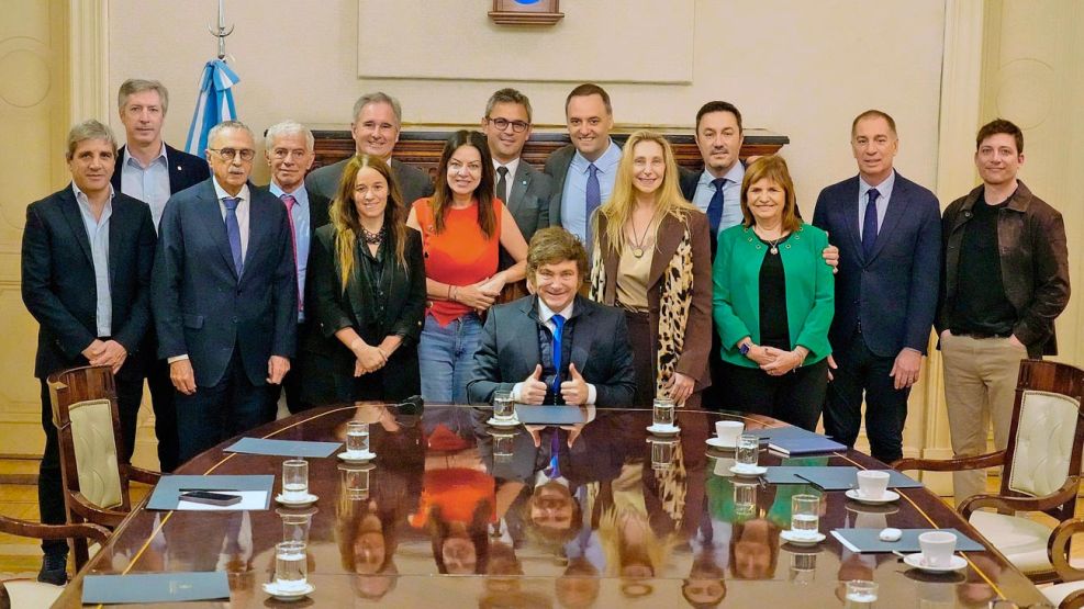 271225_milei_equipo_presidencia_g