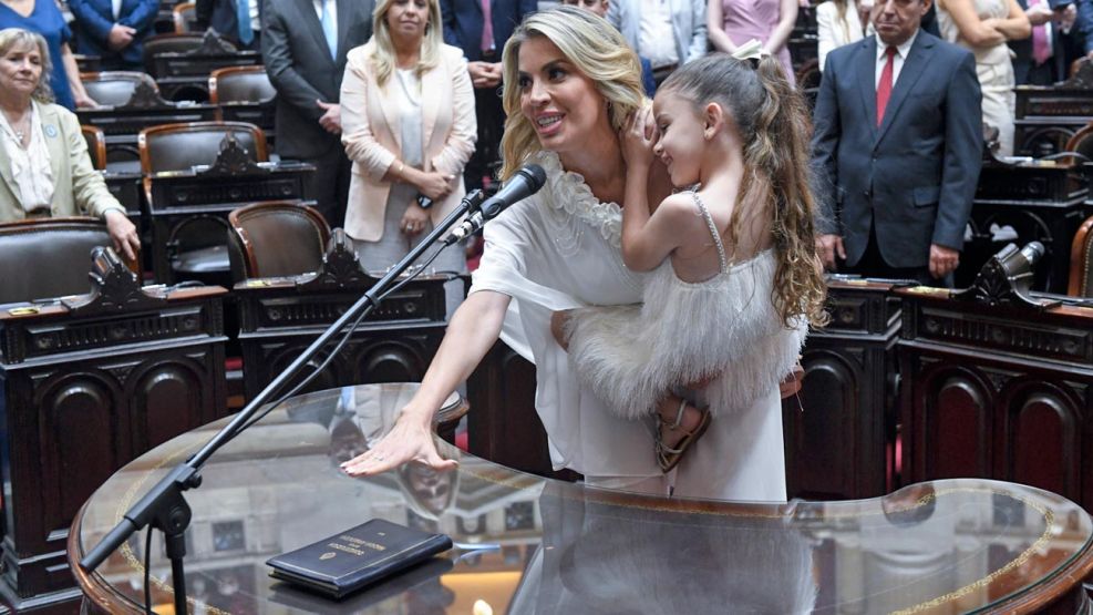 271225_virginia_gallardo_jura_diputados_g