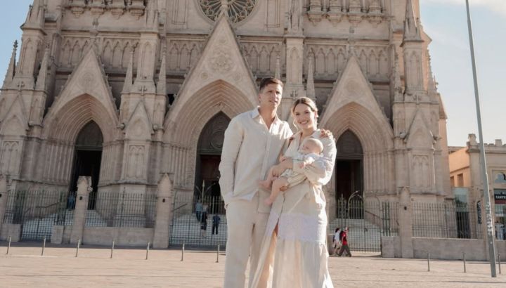 Eva Bargiela y Gianluca Simeone compartieron imágenes del bautismo de Faustino, su primer hijo