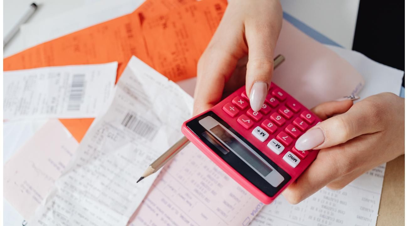 Fin de año para monotributistas: ¿cuánto se paga en enero 2026 y qué cambia con los nuevos topes?