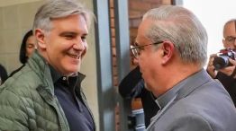 Llaryora junto a Rossi