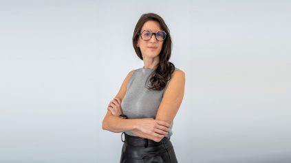 Victoria Ces, Mastercard