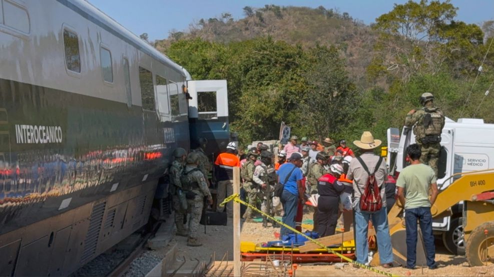 Al menos 13 muertos y 98 heridos por accidente ferroviario en el sur de México
