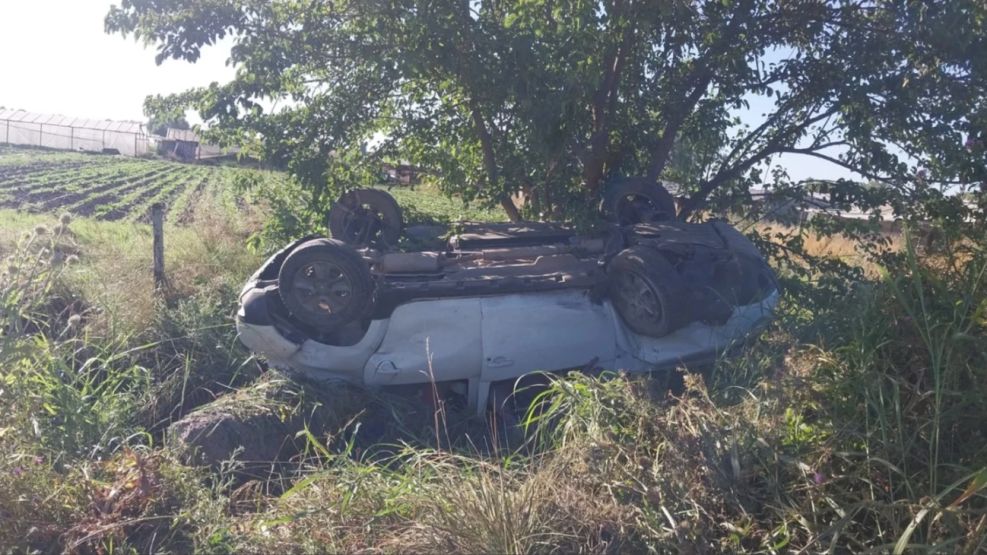 Recibió un mate de su mujer mientras manejaba hacia la Costa, volcó y murió 20251228