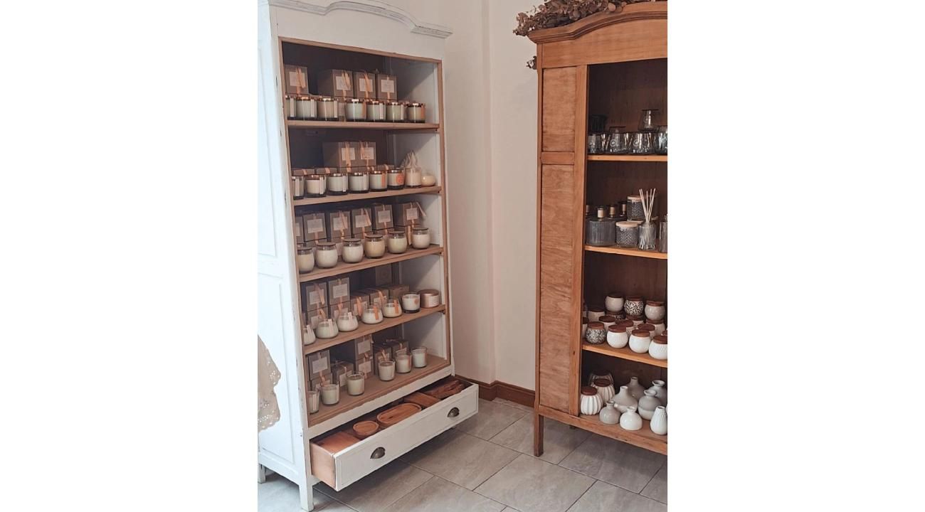 De emprendimiento artesanal a local propio: una nueva etapa llena de aromas y emociones. DECO BY ISABELLA
